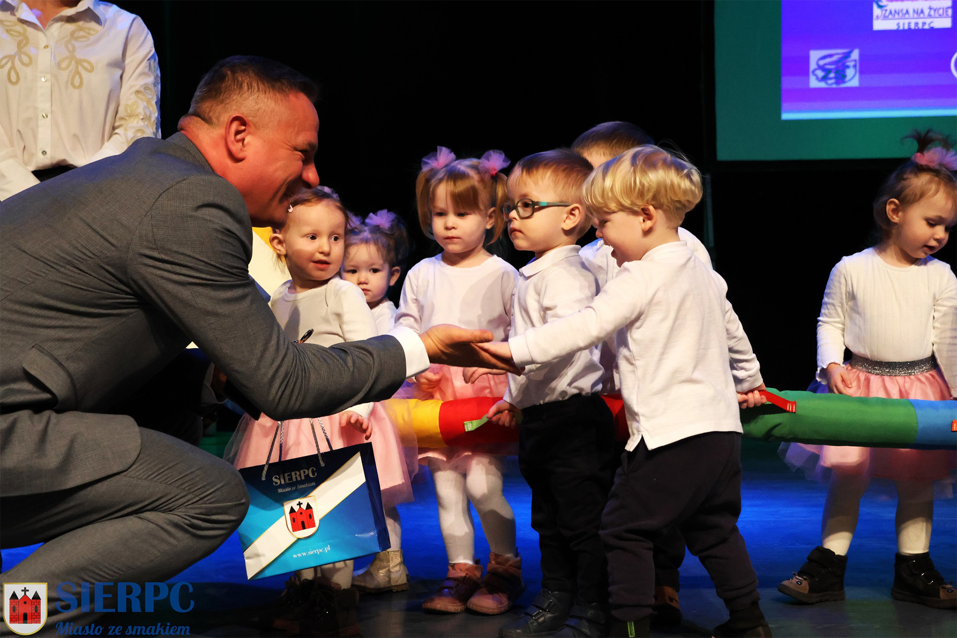 XI KONCERT CHARYTATYWNY „NAJMŁODSI Z POMOCĄ”